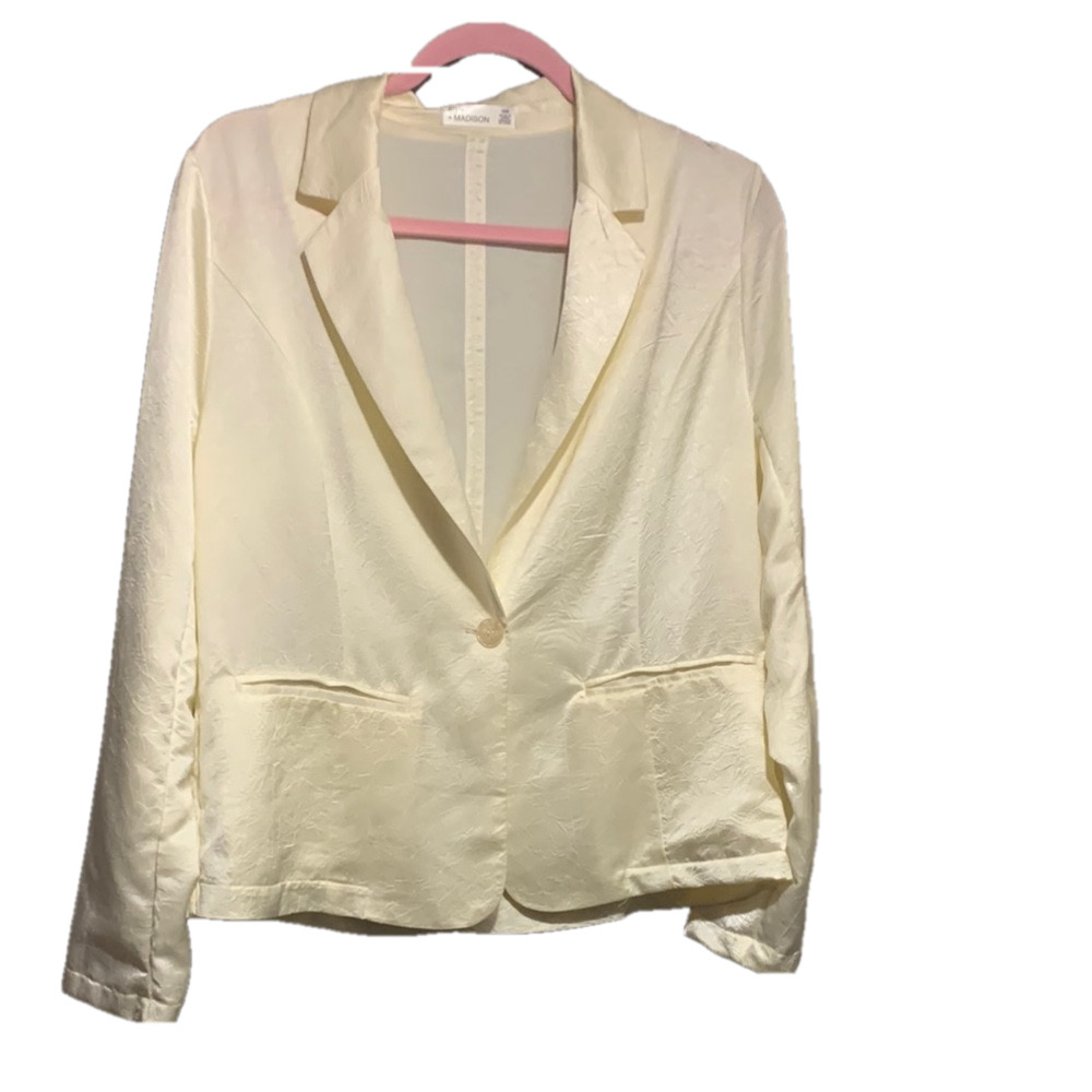 NWT Elegant Cream Women's Blazer Medium